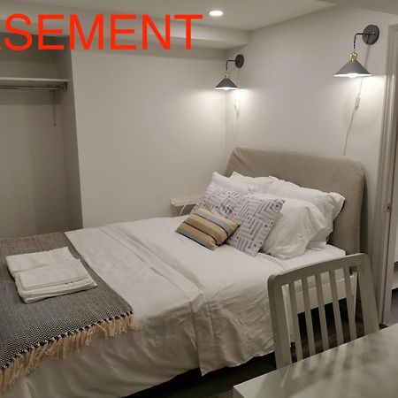 Lilac Private Unit 10-Min To Airport Торонто Екстериор снимка