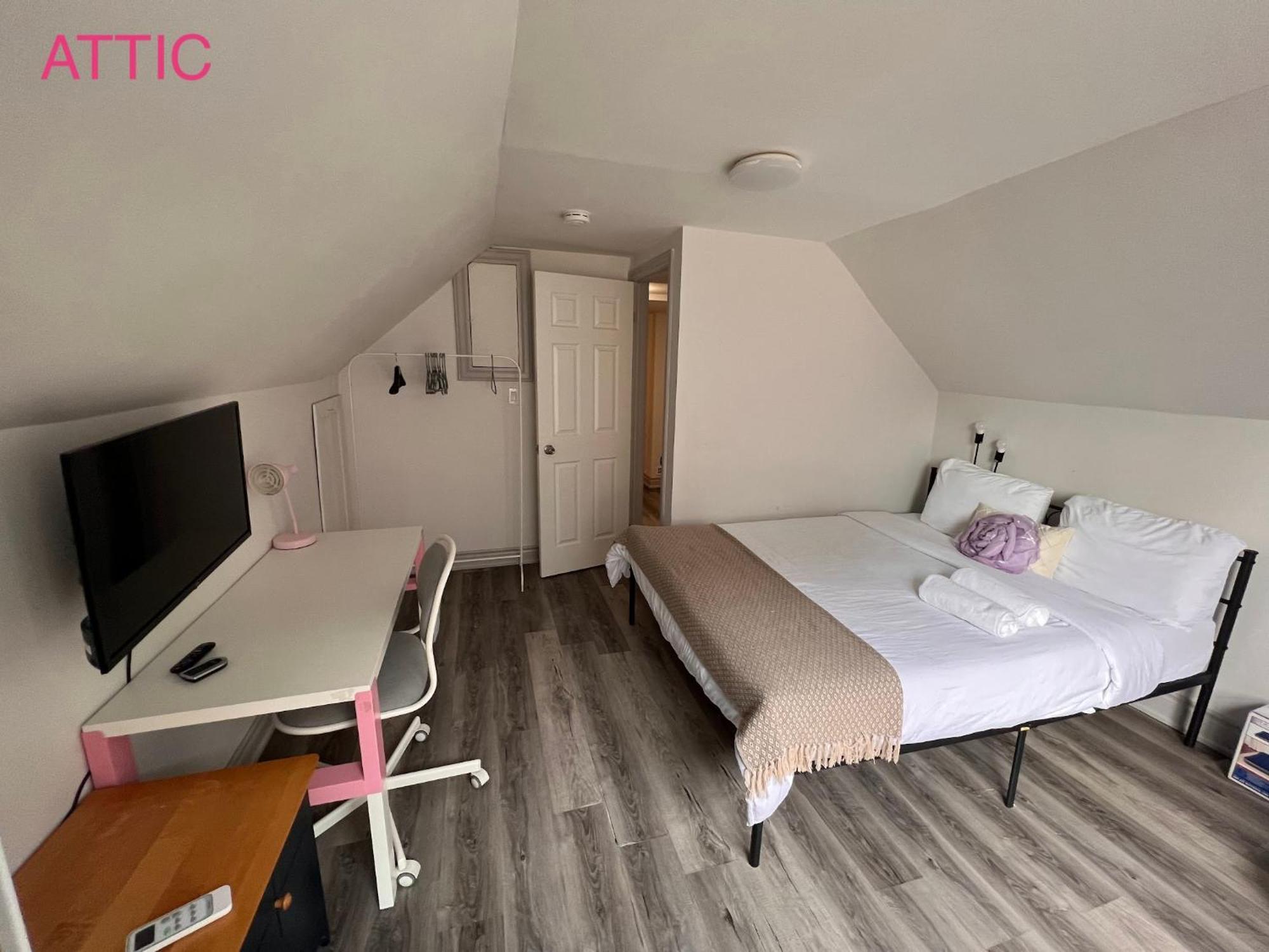 Lilac Private Unit 10-Min To Airport Торонто Екстериор снимка
